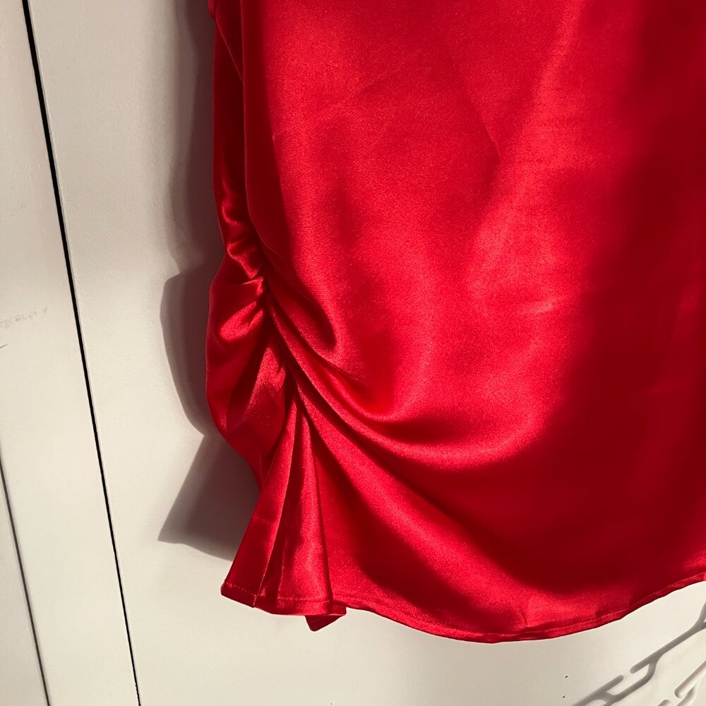 Elegant Cowl Neck Red Sleeveless Blouse with Ruched Detail XL NEW - Picture 3 of 7